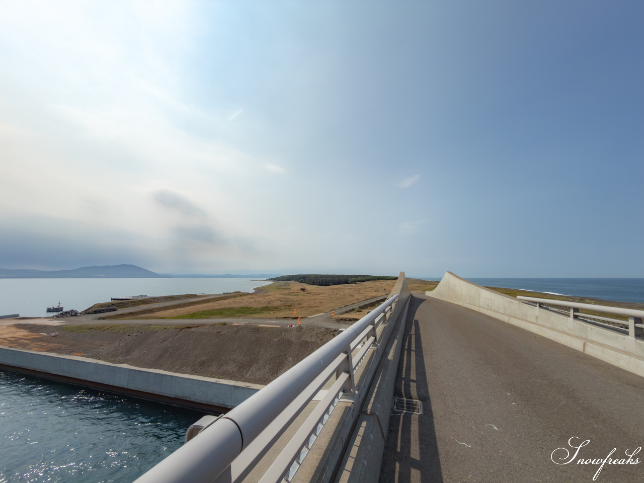 これぞ、北海道！サロマ湖とオホーツク海を望みながら『ワッカ原生花園』をのんびりサイクリング(^^)/